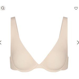 SKIMS FITS EVERYBODY UNLINED APEX PLUNGE BRA (SIZE: 32D; COLOR: SAND) - NEW